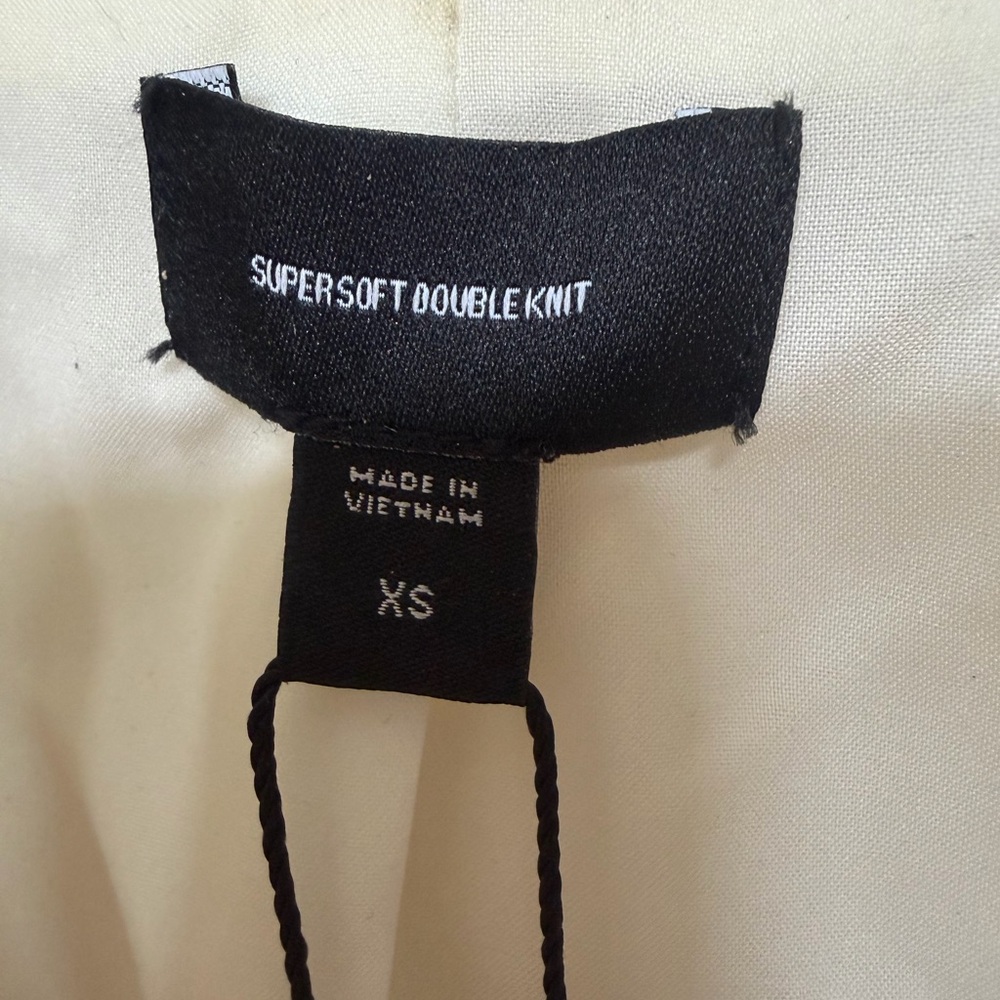 Express Cream Double-Breasted Blazer - Picture 4 of 6